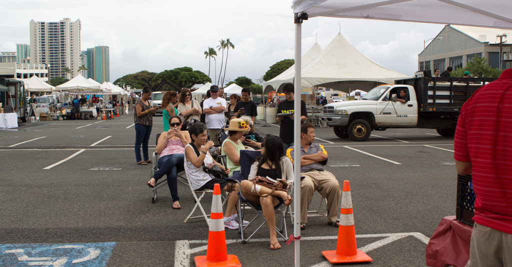 Ramen Burger line at Eat The Stret: Philippines Ramen Burger line at Eat The Stret: Philippines